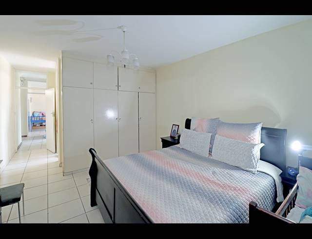 2.5 BEDROOM APARTMENT FOR SALE IN BEDFORD GARDENS